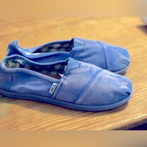 Tom’s slip ons purple blue new youth 6
